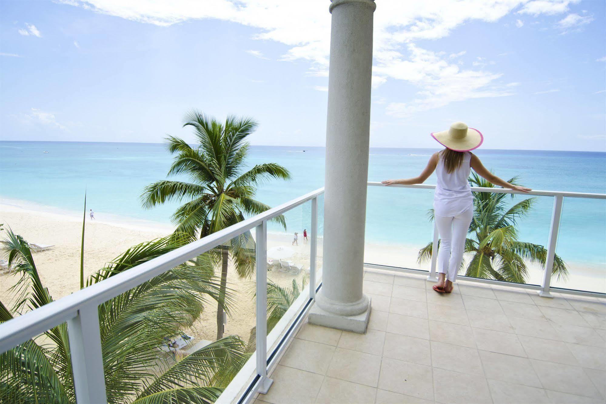 Caribbean Club Boutique Hotel, Grand Cayman Dog City 외부 사진
