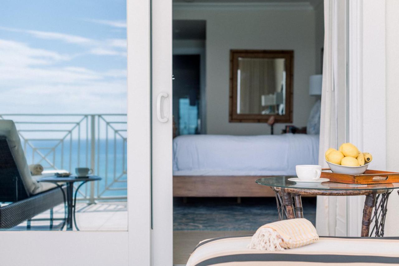 Caribbean Club Boutique Hotel, Grand Cayman Dog City 외부 사진