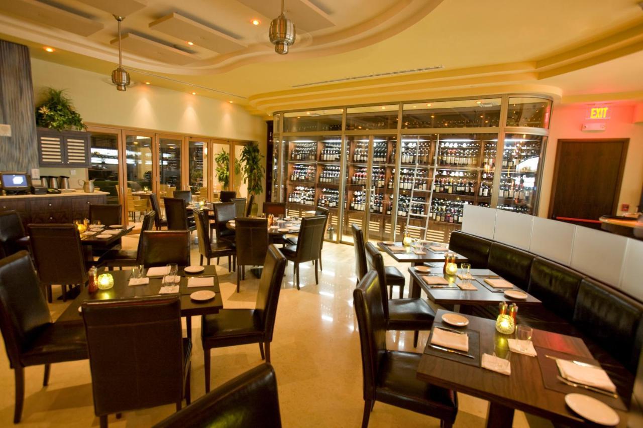 Caribbean Club Boutique Hotel, Grand Cayman Dog City 외부 사진